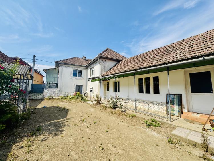 Proprietate cu gospodărie completă - teren 4300 mp – loc. Seica Mare - 10