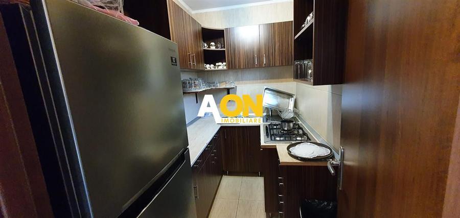 Casa 10 camere, ideala ca pensiune, zona Cetatii Alba Carolina