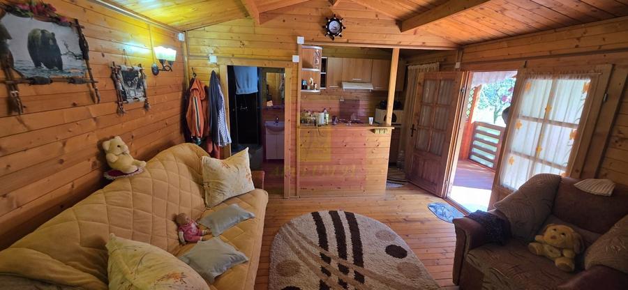 Complex 3 cabanute de vanzare in Breaza