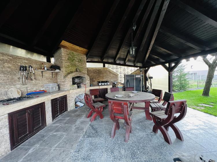 Vila cu 7 camere si piscina exterioara - Dumbravita - zona Decathlon