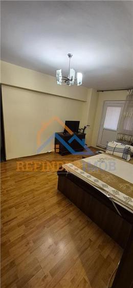 Apartament de vanzare cu 3 camere, zona 1 Decembrie 1918
