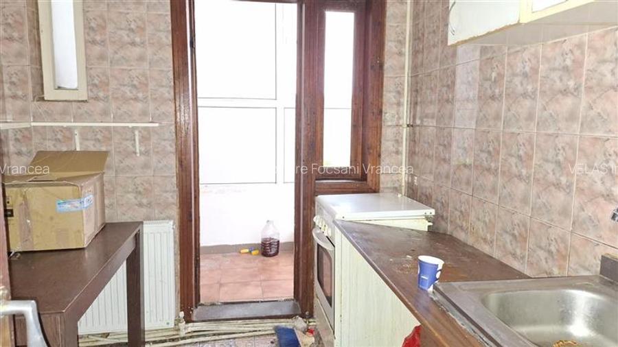Apartament 2 camere, parter, CT, central - 4