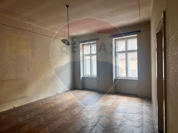 Investiție: 2 apartamente în aceeași clădire, Centrul Istoric