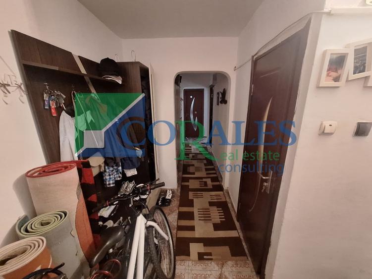 Apartament 3 camere, 2 Bai, Decomandat, 65 mp, Centrala proprie, Anvelopat