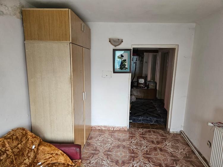 Casă + teren 261 mp, Sector 4 – locuibilă acum sau ideală de construit