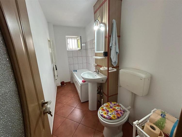 Apartament cu 3 camere de vanzare, zona Quattro.