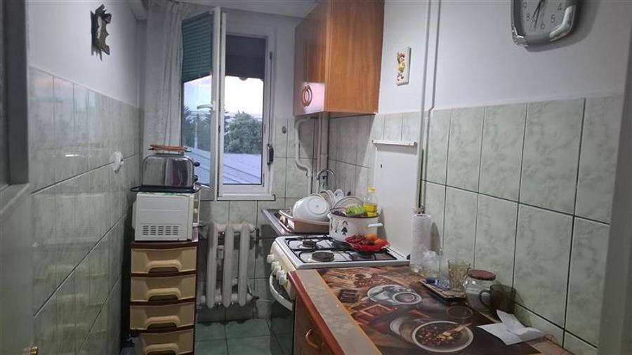 Apartament 3 camere, et.3, Piata Sud