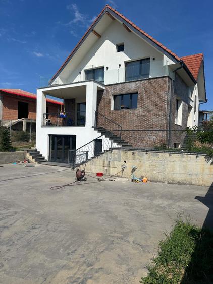 Casă individuală premium | 240 mp utili | Teren 500 mp | Piscină | Saună | D+P+M