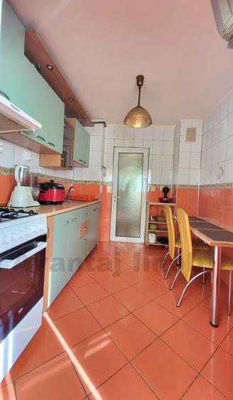 Crangasi, centrala proprie, zugravit recent