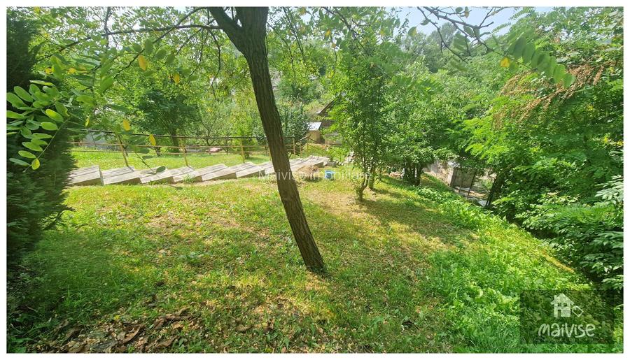 Vila superba, zona impadurita Valenii de Munte, teren 2473 mp