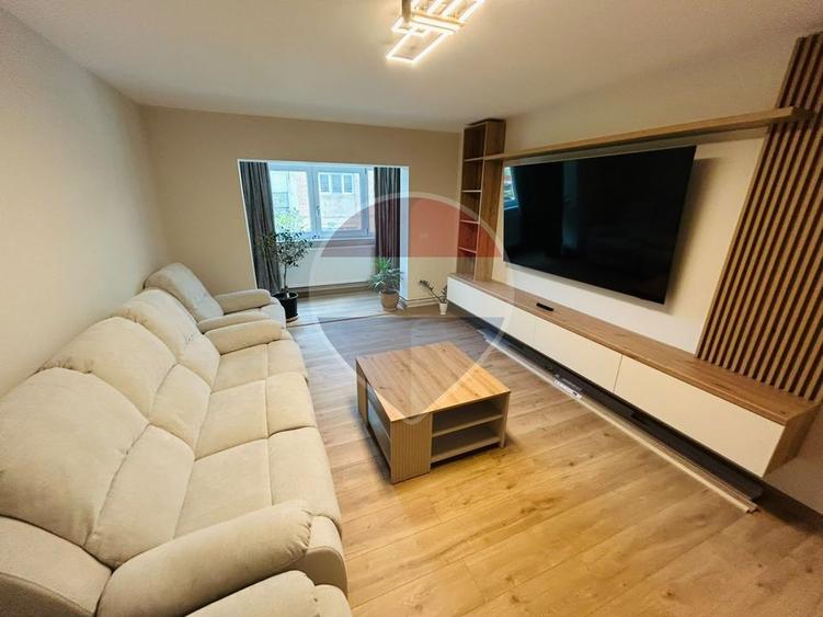 Apartament de lux cu 4 camere 1 Mai