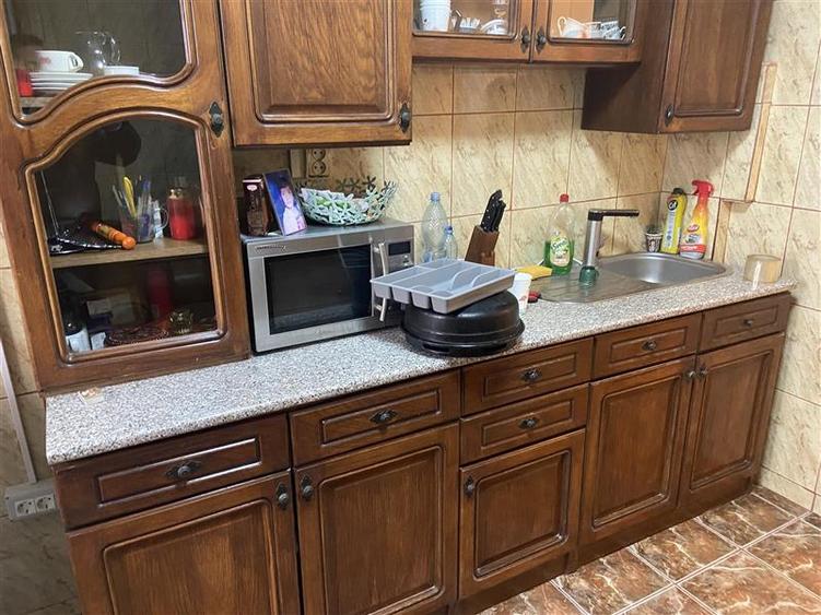 Apartament 2 camere , zona centrala - Scoala nr 10,etaj 2 8 , decomandat