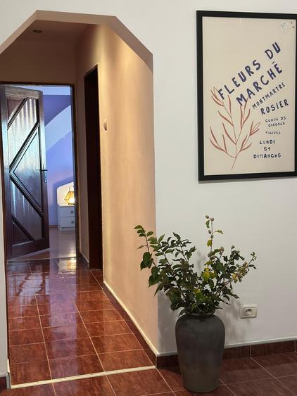 Vand apartament 3 camere zona Lebada