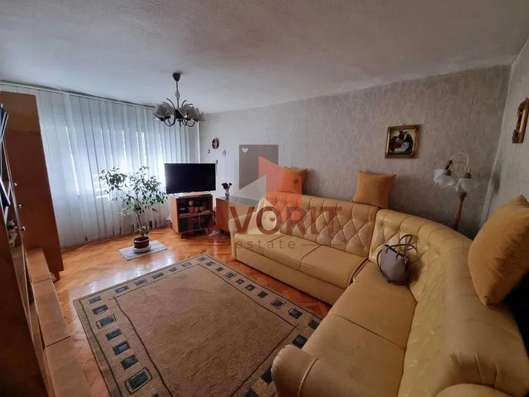 Apartament 3 camere decomandat, zona Aradului