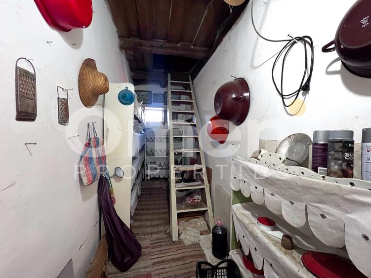 Casă bătrânească | 1500 mp teren, | Tăuții-Măgherăuș.