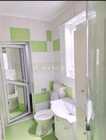 Apartament 3 camere nedecomandat, zona Milcov - 8