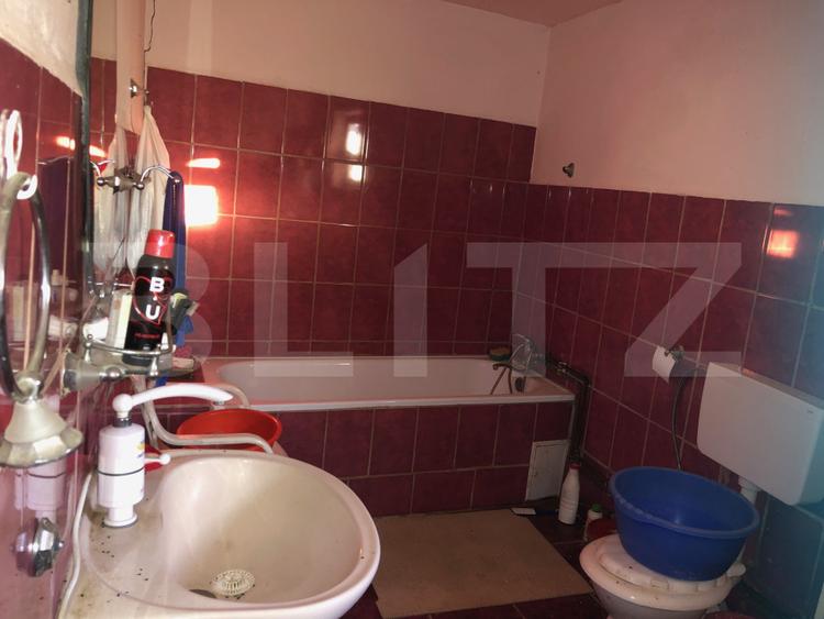 Teren cu casa bătrânească, 2000 mp, comuna Pomi