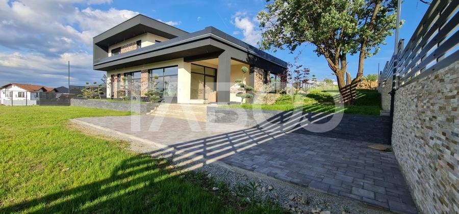 Casa cu piscina interioara in livada Cisnadie