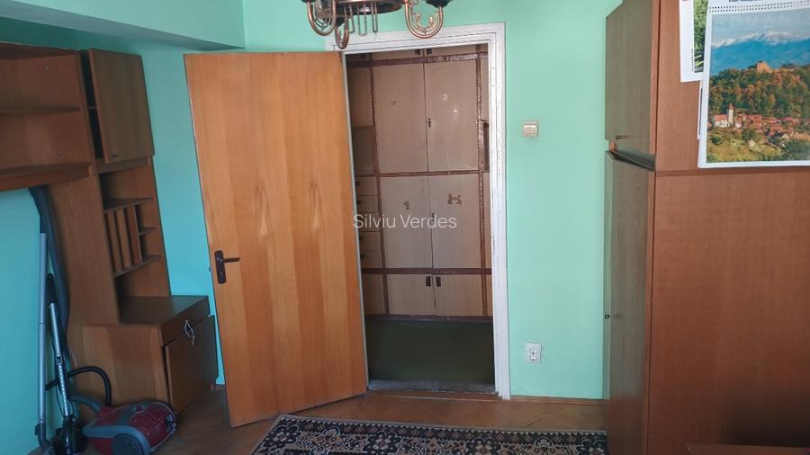 Apartament 4 camere , central, bulevardul Independentei 6 - 9