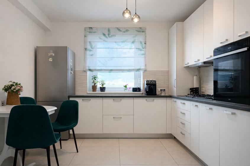 REZERVAT: Apartament tip penthouse | Tractorul – Coresi | loc de parcare - 3
