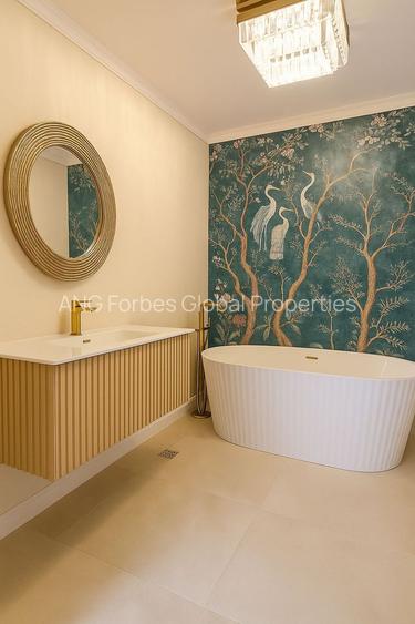 Apartament spectaculos în Cartierul Francez  unde luxul întâlnește rafinamentul - 6