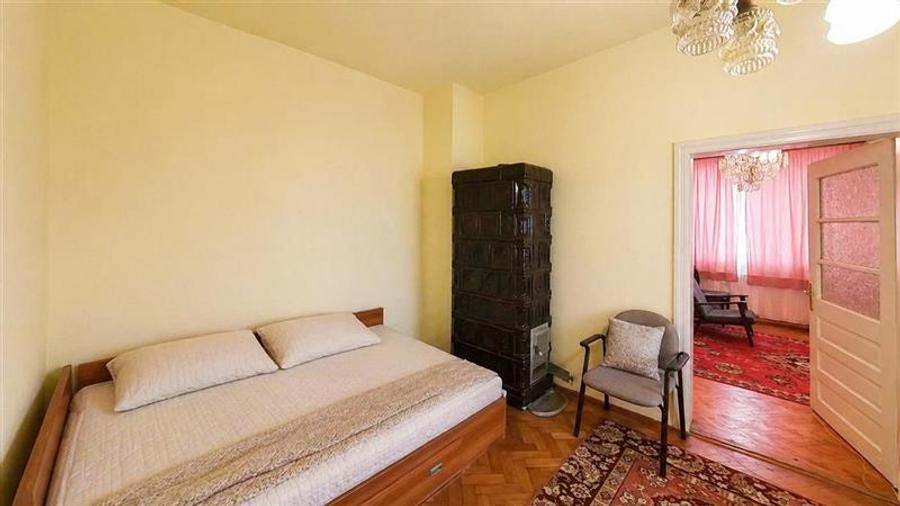 Casa cu spatiu comercial, 1.000mp teren anexe, areal Central, Reghin
