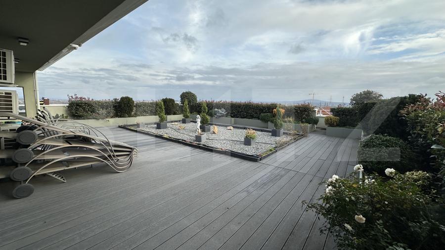Penthouse superb de 129 mp, cu terasa de 140 mp, zona Nufarul