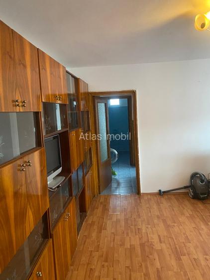 Apartament cu 3 camere,decomandat,spatios,zonan foarte buna (Octavian Goga) - 7
