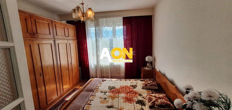 Casa cu 4 camere, garaj, teren 791 mp, zona Schit - 10
