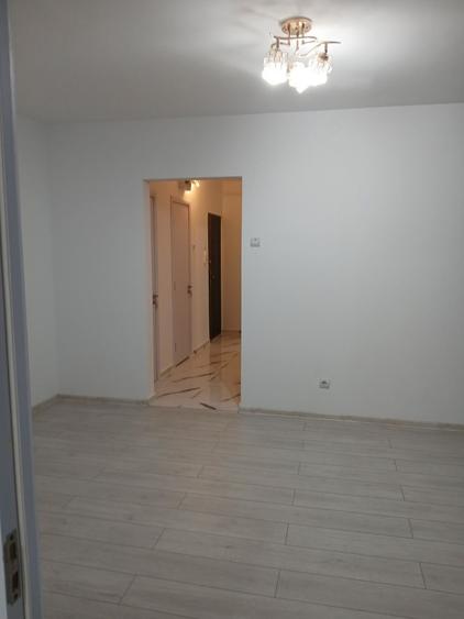 Apartament 2 camere Podu Ros, etaj 3/4, RENOVAT complet!