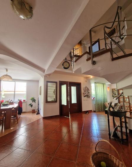 Splaiul Unirii - Calea Vitan- Mihai Bravu - Vila moderna - 330 mp, P+1E+M, garaj