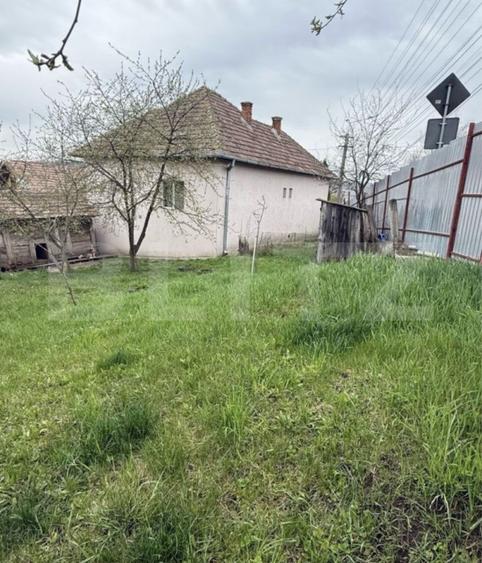 Casă individuală locuibilă + teren 477m în Dâmbul Rotund