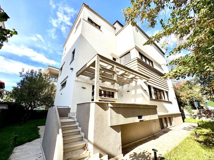 Vilă Primăverii, 10 camere, 6 băi, garaj, curte
