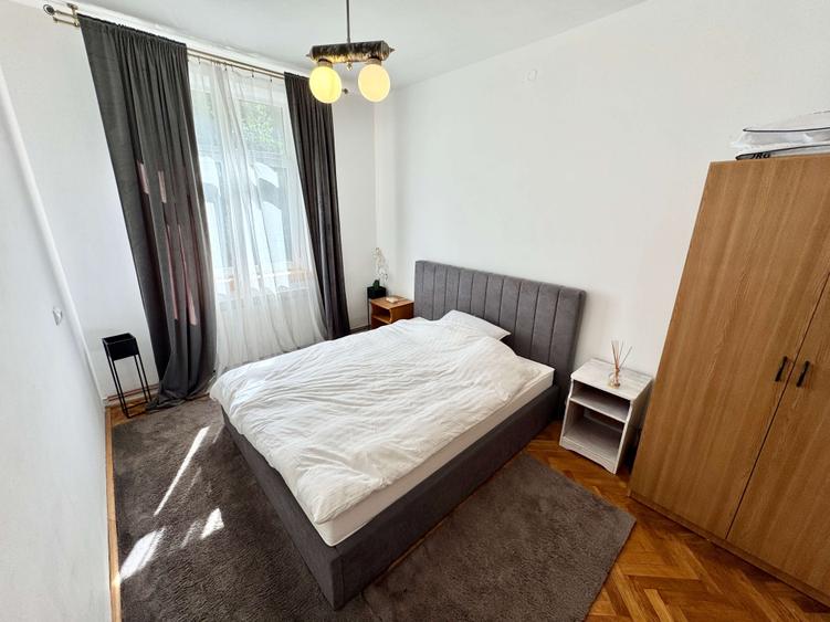 COPOU, langa Universitate, apartament 2 camere, spatios, decomandat, etaj 1