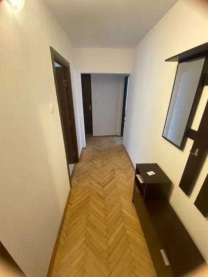 Apartament 2 camere decomandat, zona Plopilor