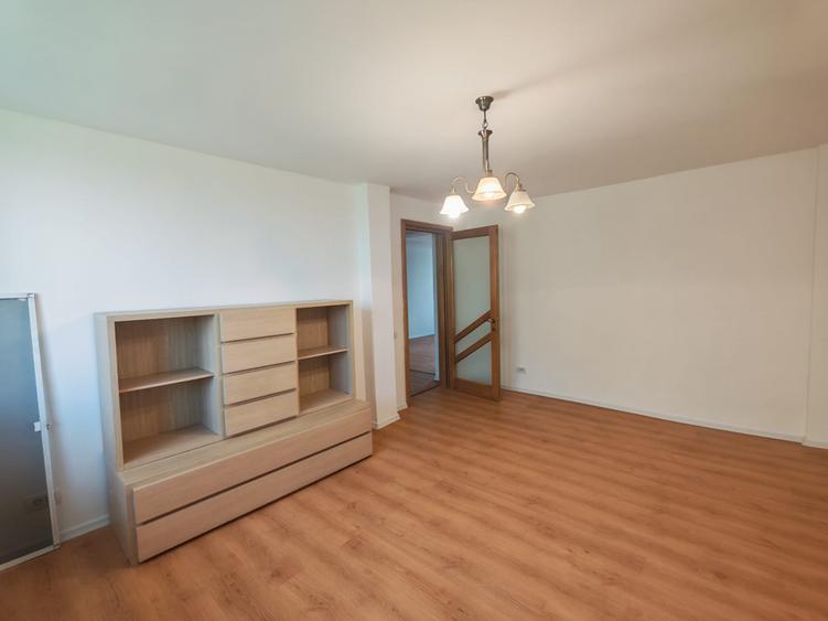 Apartament 3 camere decomandate Razboieni
