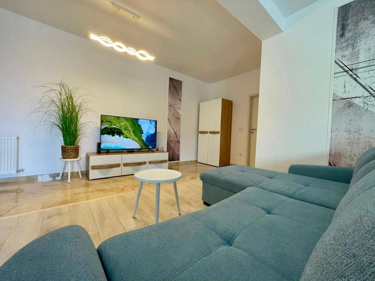 APARTAMENT -estetic placut- 61 mp, 2 camere - DE VANZARE - ZONA CENTRAL