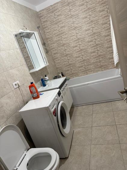 AP. 3 CAMERE- PARCARE INCLUSA, BUCATARIE INCHISA, CENTRALA PROPRIE