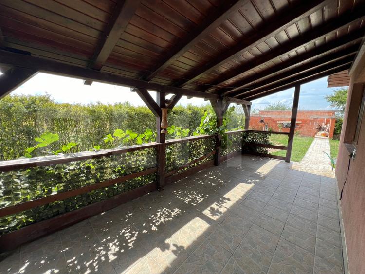 Casă de vânzare, cu 3 camere, 100 mp, zona Odoreului - 8