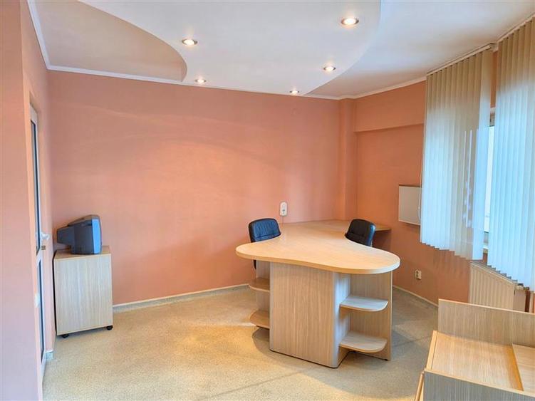 OSTROVENI - Etaj 1 - Spatiu cu vizibilitate stradala - Cabinet medical/birouri