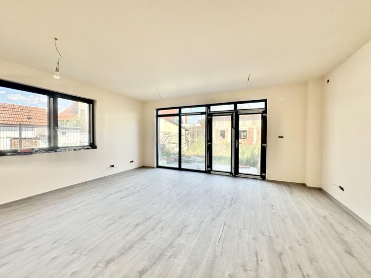 Comision 0%- Duplex cu 4 camere si anexa de 40 mp in centrul Mosnitei Noi