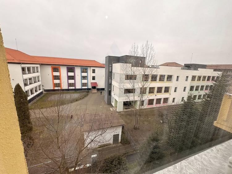 Apartament 2 camere centrală termică si calorifere noi Mihai Viteazu