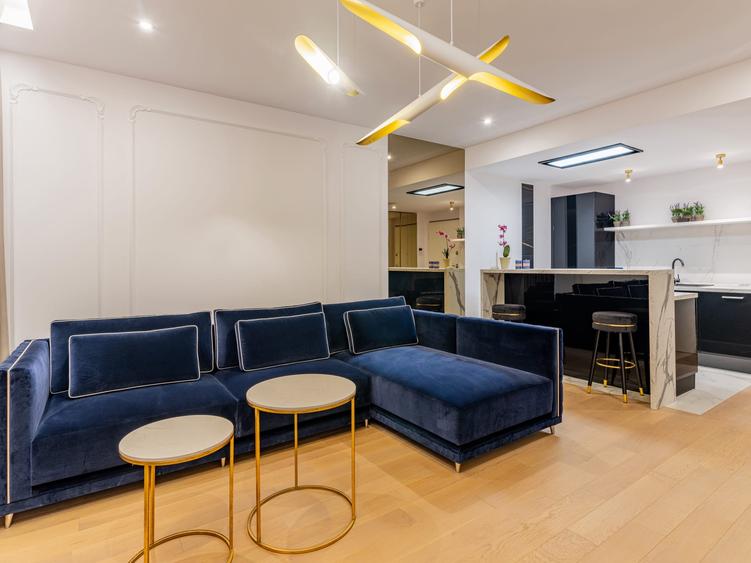 Apartament cu terasă 45mp in One Herăstrău Towers,parcare inclusă