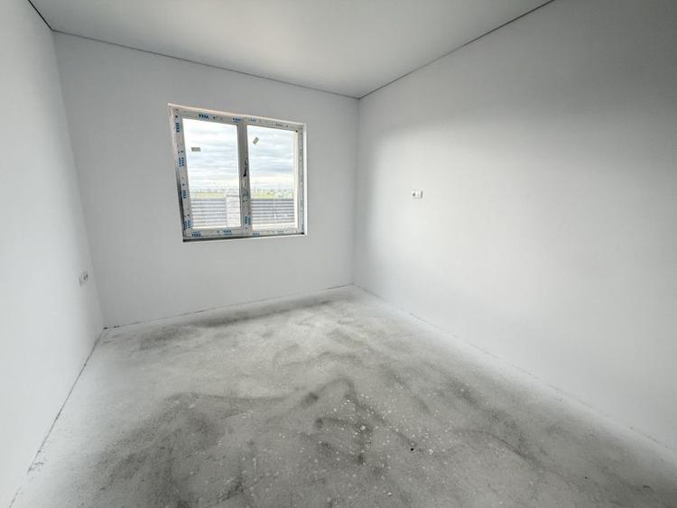 Casa tip duplex , curte libera 340 mp, Cristian