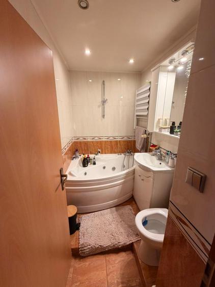 Ultracentral decomandat, 61 mp, parcare proprie – gata de mutare
