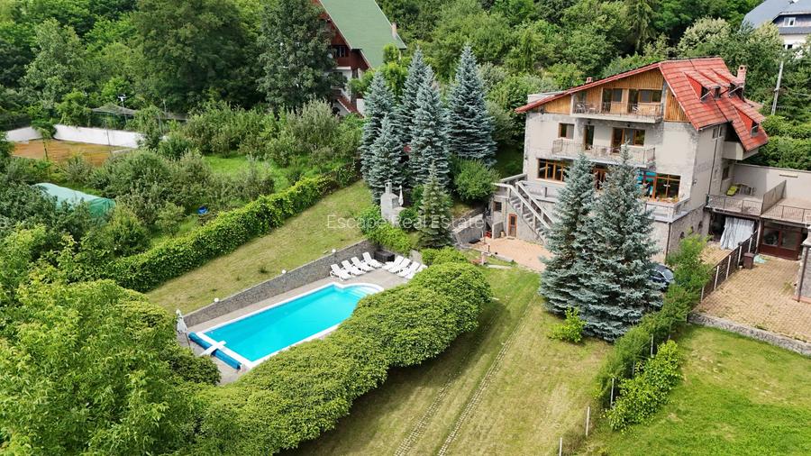 Casă Vilă cu 9 camere și piscină încălzită în localitatea Cornu