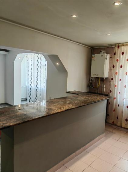 Apartament 2 camere zona pod căprioara ,renovat recent