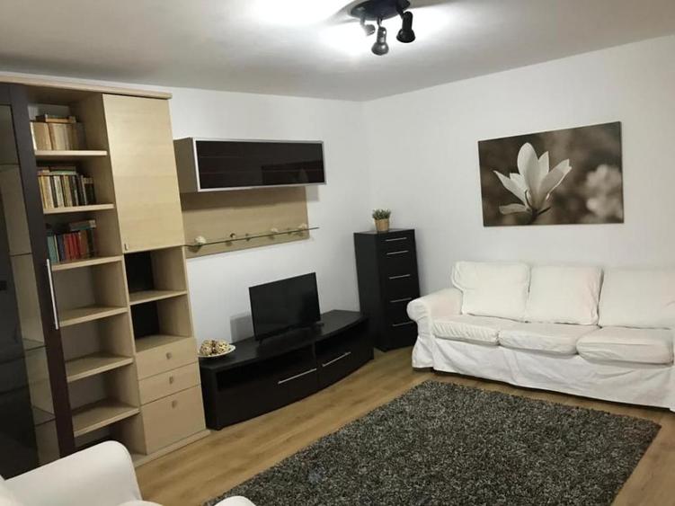 Unirii-Decebal-Rond Piata Alba Iulia,apartament 2 camere de inchiriat