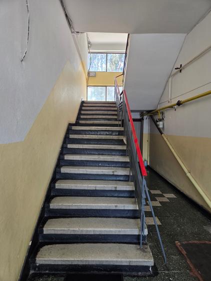 Apartament 4 camere etaj 2 zona centrului vechi Casa de Cultura Adjud
