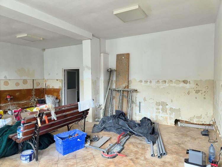 SPATIU COMERCIAL DE INCHIRIAT IN CALIMANESTI